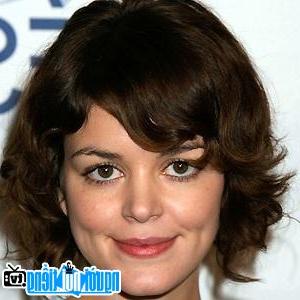 Latest Picture of Television Actress Nora Zehetner