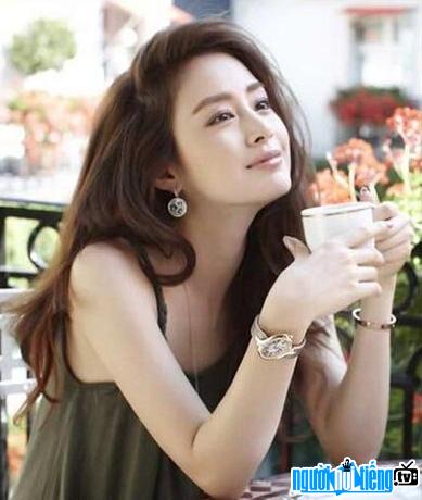 Cận cảnh mặt mộc xinh đẹp của diễn viên Kim Tae-Hee