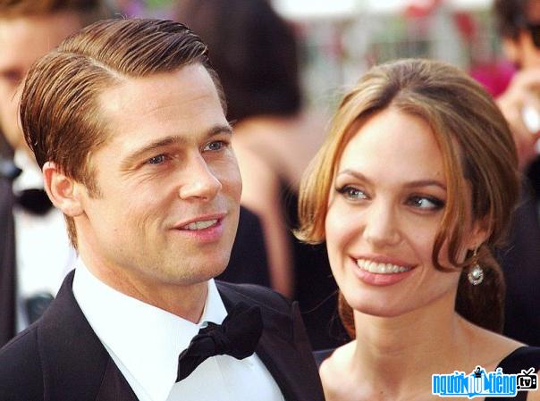 Actor Brad Pitt and Angelina Jolie in love