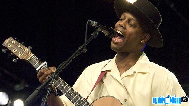 Picture of Eric Bibb on stage