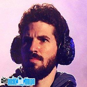 Hình ảnh mới nhất về Nghệ sĩ guitar Brad Delson