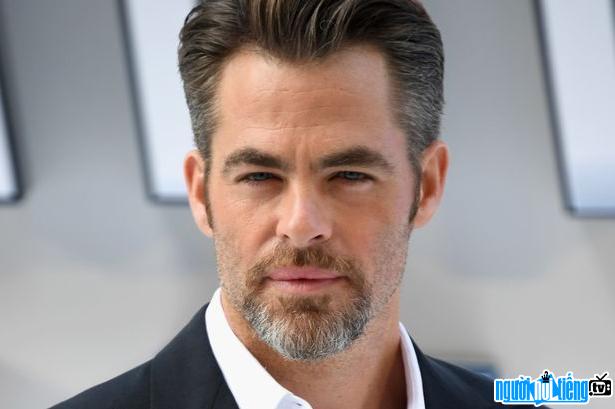 Latest Picture of Actor Chris Pine