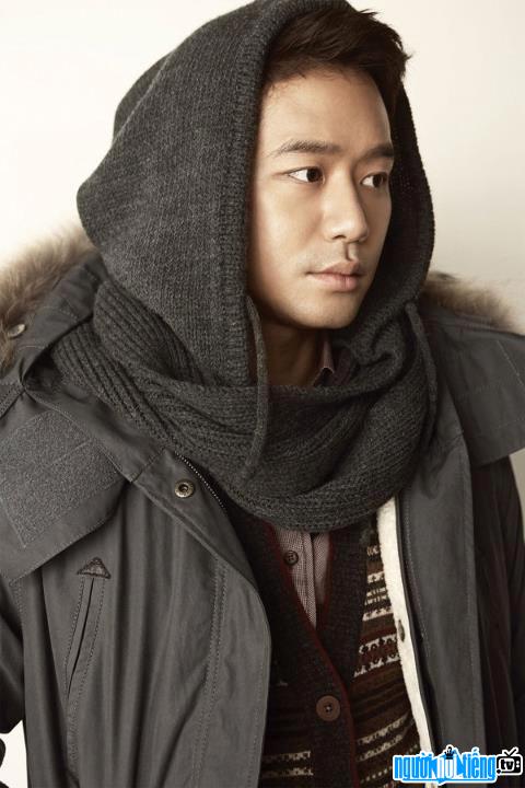 A new photo of actor Chun Jung-myung