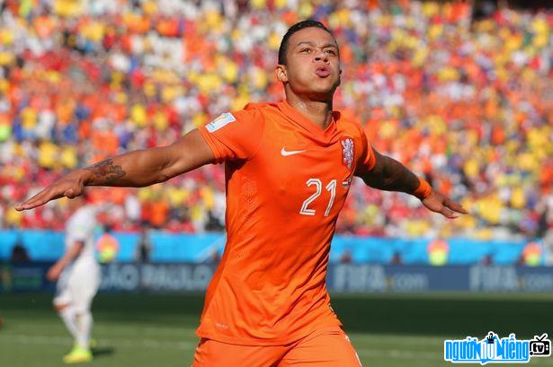 Hình ảnh cầu thủ bóng đá Memphis Depay trong màu áo của đội tuyển quốc gia Hà Lan