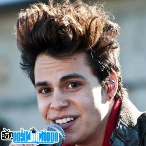 Latest Picture of Pop Singer Thomas Augusto