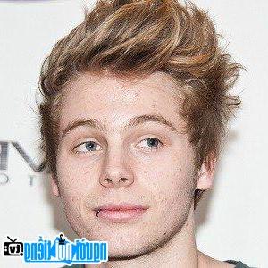 Latest Picture Of Pop Singer Luke Hemmings