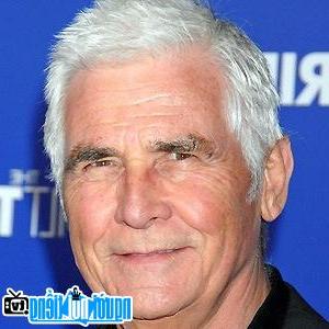 A Portrait Picture of Male TV actor James Brolin