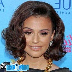 Một hình ảnh chân dung của Ca sĩ nhạc pop Cher Lloyd