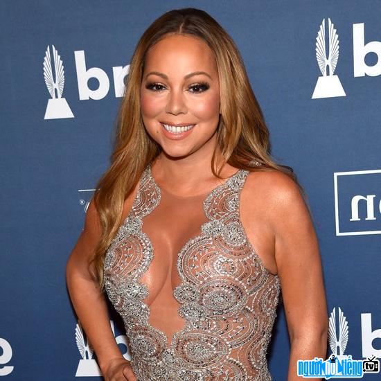 Ca sĩ Mariah Carey gợi cảm với váy xuyên thấu