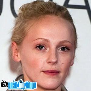 Latest picture of Laura Marling Folk Singer