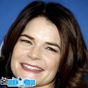 A Portrait Picture of Female TV actress Betsy Brandt