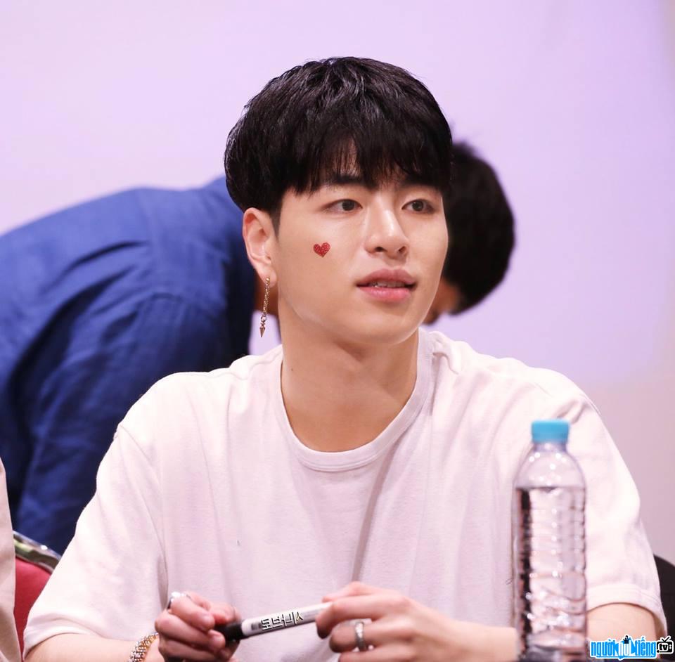  Picture of singer Koo Junhoe - the main vocal of iKON