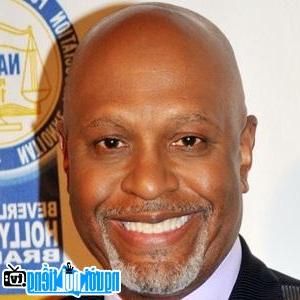 One picture portrait photo of TV Actor James Pickens Jr.