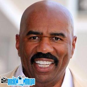 A New Picture of Steve Harvey- Famous West Virginia Comedian