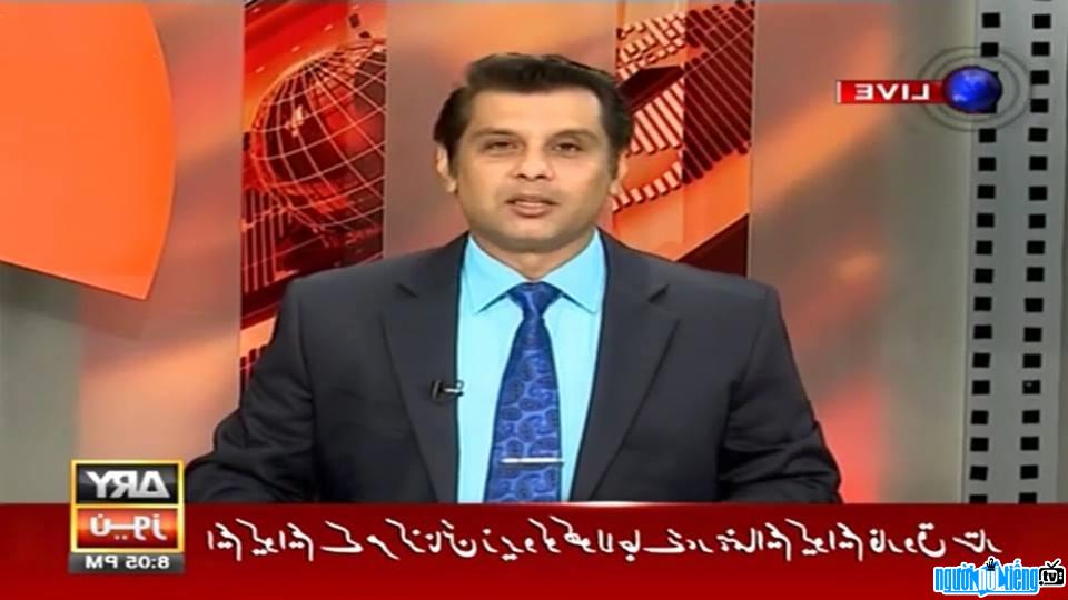 Nhà báo Arshad Sharif trên truyền hình
