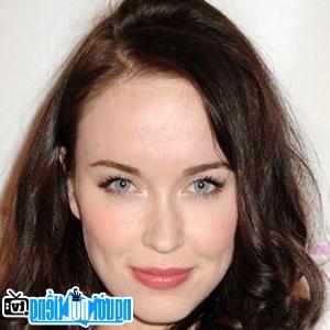 Latest Picture of TV Actress Elyse Levesque