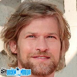 Latest Picture of TV Actor Todd Lowe