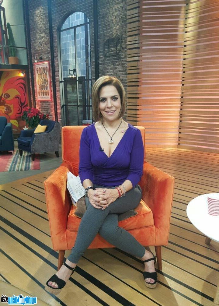 Hình ảnh Ana Maria Alvarado trên một chương trình