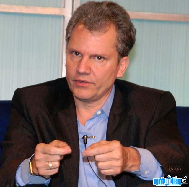 Arthur Ochs Sulzberger Jr. - Cựu chủ báo The New York Times