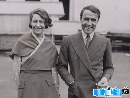 Picture of pilot James Allan Mollison and first wife Amy Johnson
