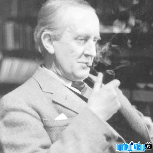 JRR Tolkien tiểu thuyết gia vĩ đại nhất thế kỷ XX