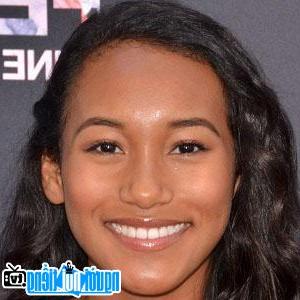 Latest Picture of Sydney Park Television Actress