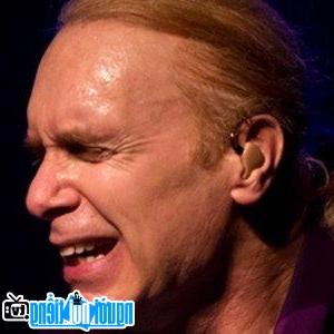 Latest picture of Guitarist Billy Sheehan