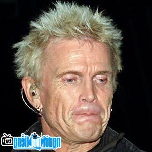 Một hình ảnh chân dung của Ca sĩ nhạc Rock Punk Billy Idol