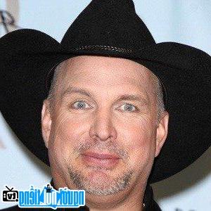 A New Photo Of Garth Brooks- Famous Country Singer Tulsa- Oklahoma