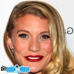 A New Picture of Katee Sackhoff- Famous Oregon TV Actress