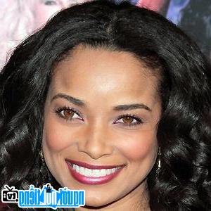 Latest Picture of Actress Rochelle Aytes