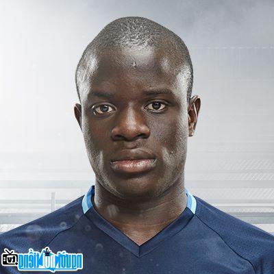 Một ảnh chân dung khác về cầu thủ N'Golo Kanté