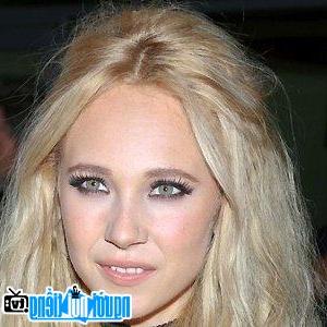 A new picture of Juno Temple- Famous London-British Actress