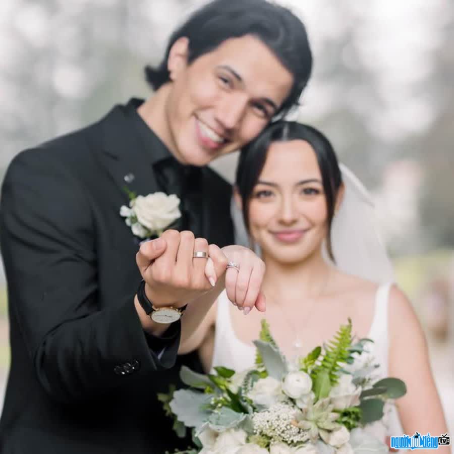 Aaron Burriss and his wife on their wedding day