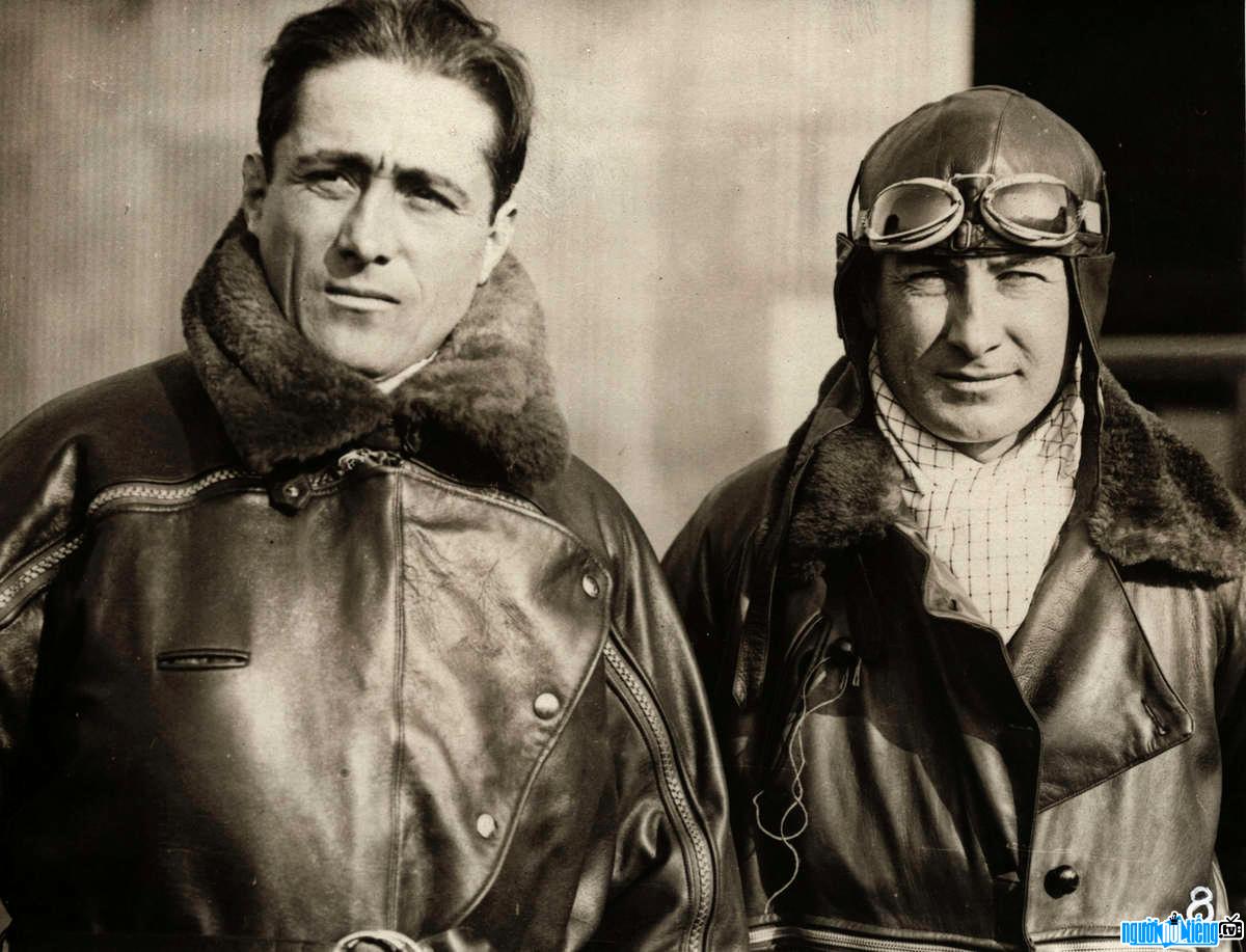 Hình ảnh phi công Dieudonne Costes và phi công Joseph LeBrix