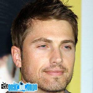 Hình ảnh mới nhất về Nam diễn viên truyền hình Eric Winter