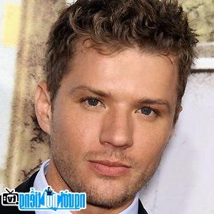Latest Picture of Actor Ryan Phillippe