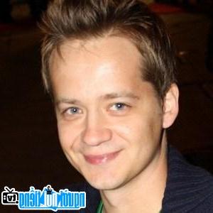 A Portrait Picture of Male TV actor Jason Earles