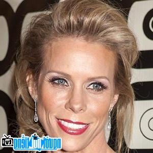 A Portrait Picture of Female TV actress Cheryl Hines