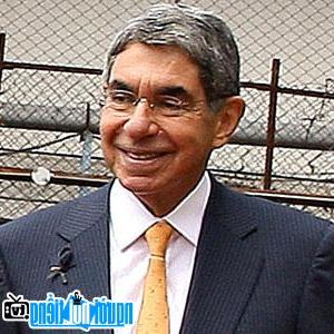 Image of Oscar Arias