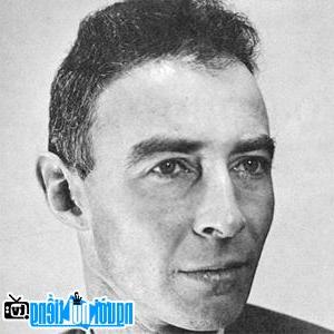 Image of Robert Oppenheimer
