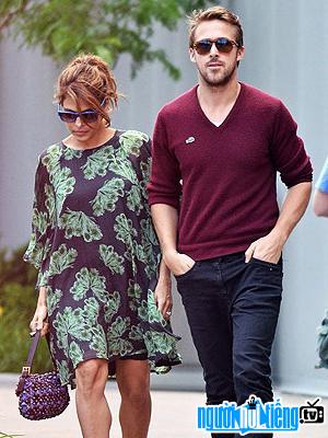 Bức ảnh diễn viên Ryan Gosling và vợ - Nữ diễn viên Eva Mendes