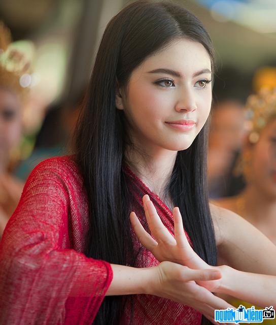  Davika Hoorne has a beautiful and delicate face and a perfect body to every centimeter.