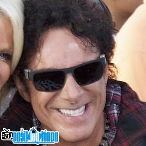 Một bức ảnh mới về Neal Schon- Nghệ sĩ guitar nổi tiếng Oklahoma