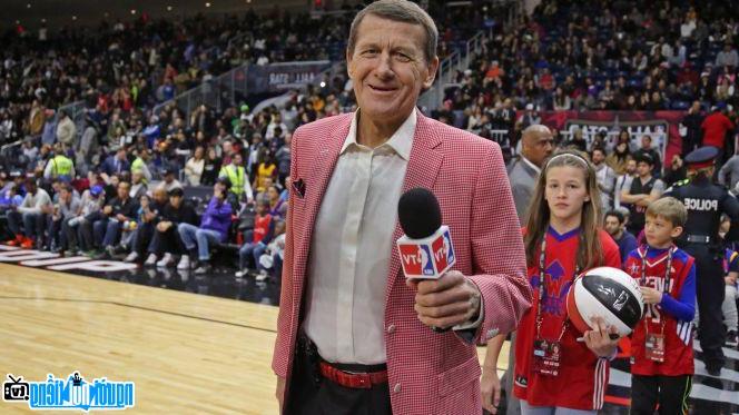 Craig Sager before the game