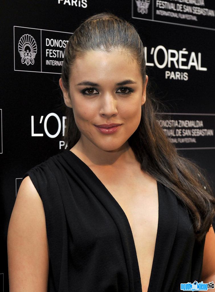 Adriana Ugarte là nữ diễn viên nổi tiếng người Tây Ban Nha