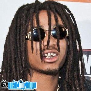 Một hình ảnh chân dung của Ca sĩ Rapper Quavo Marshall