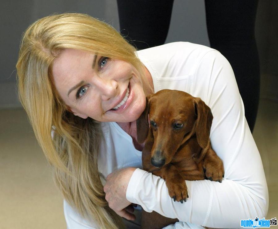 The beautiful actress Shannon Tweed with her puppy