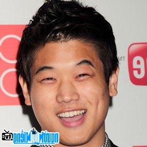 Latest picture of TV actor Ki Hong Lee