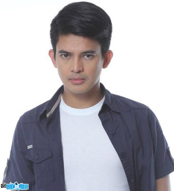 New picture of actor Jason Abalos